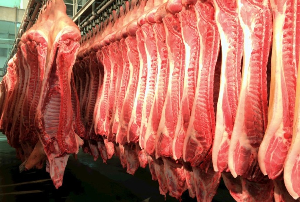 Preços da carne suína caem no Brasil com indústria cautelosa e consumo enfraquecido