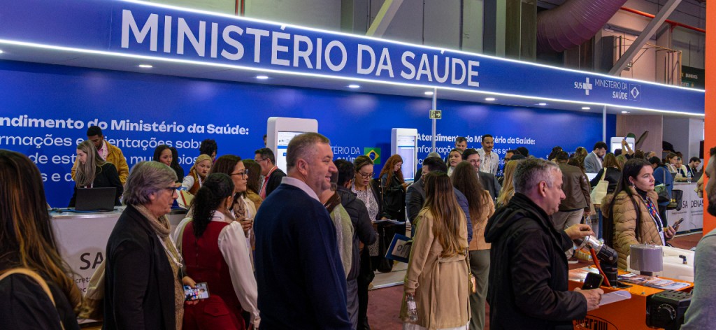 Ministério da Saúde oferece atendimento técnico a gestores municipais durante Congresso do Conasems